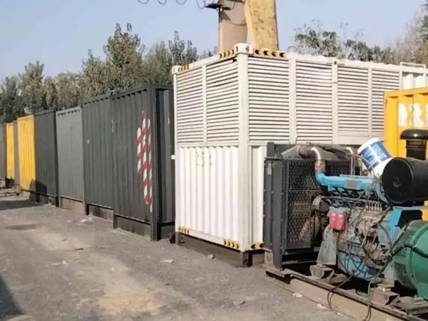海东200KW柴油发电机机组每小时油耗是多少？